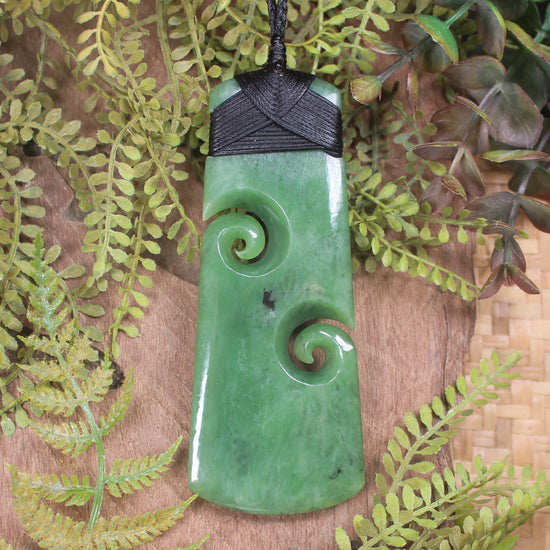 Hapopo Pounamu Toki with Koru - NZ Greenstone