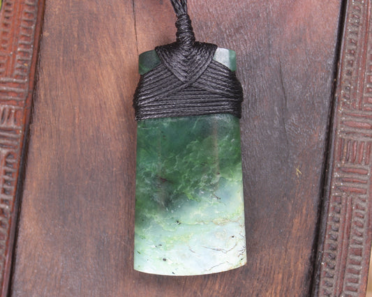 Kawakawa Pounamu Toki