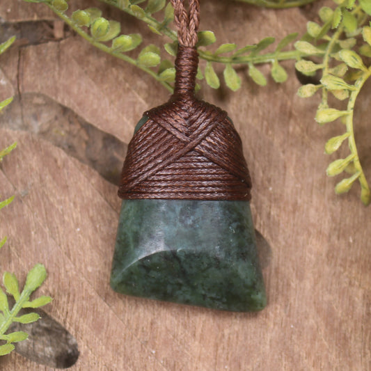 Kawakawa Pounamu Toki