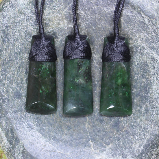 Kawakawa Pounamu Toki