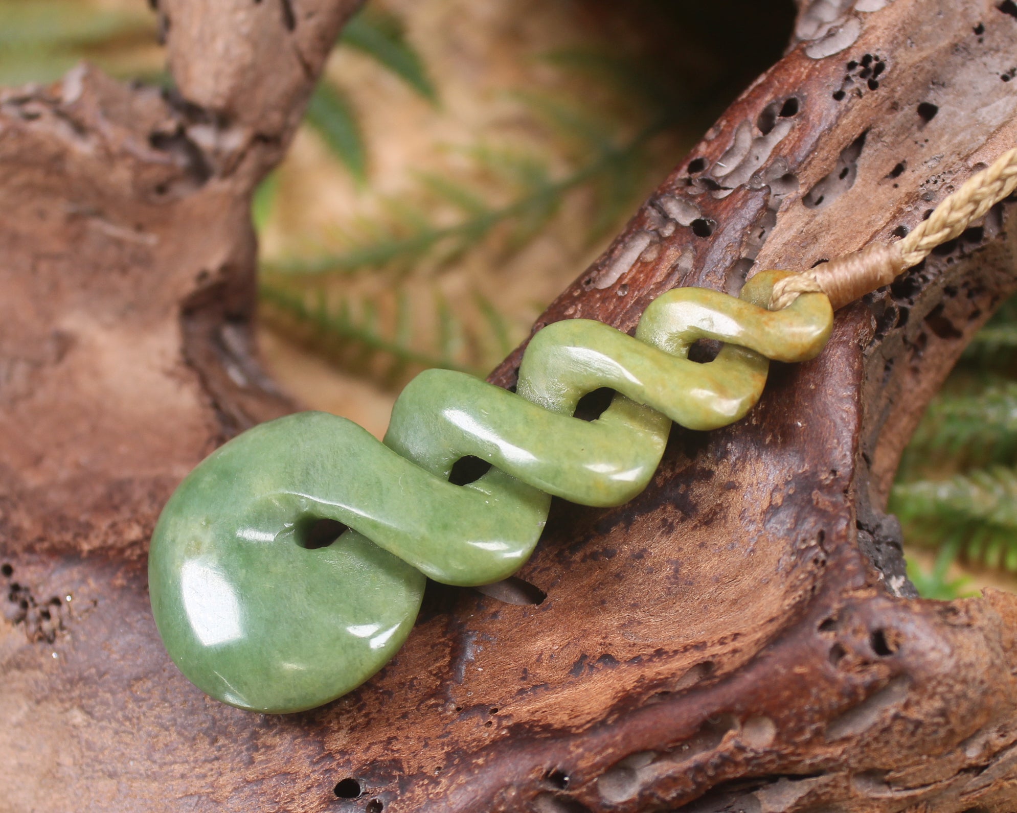Twist or Pikorua carved from Flower Jade Pounamu - NZ Greenstone