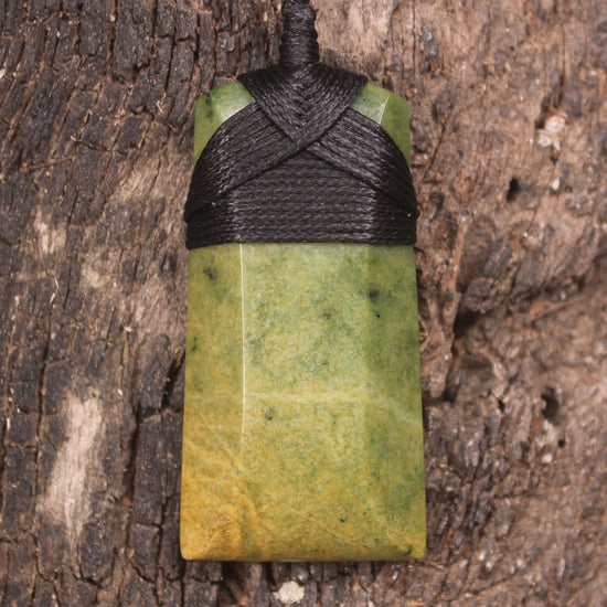 Flower Jade Pounamu Toki