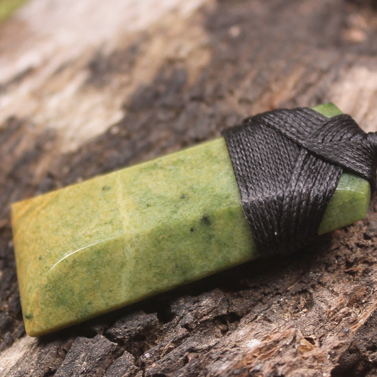 Flower Jade Pounamu Toki