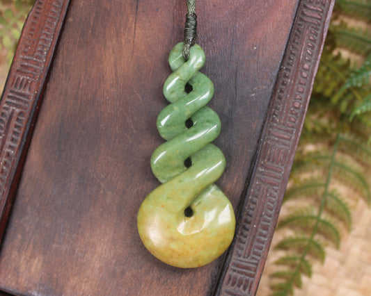 Twist or Pikorua carved from Flower Jade Pounamu - NZ Greenstone