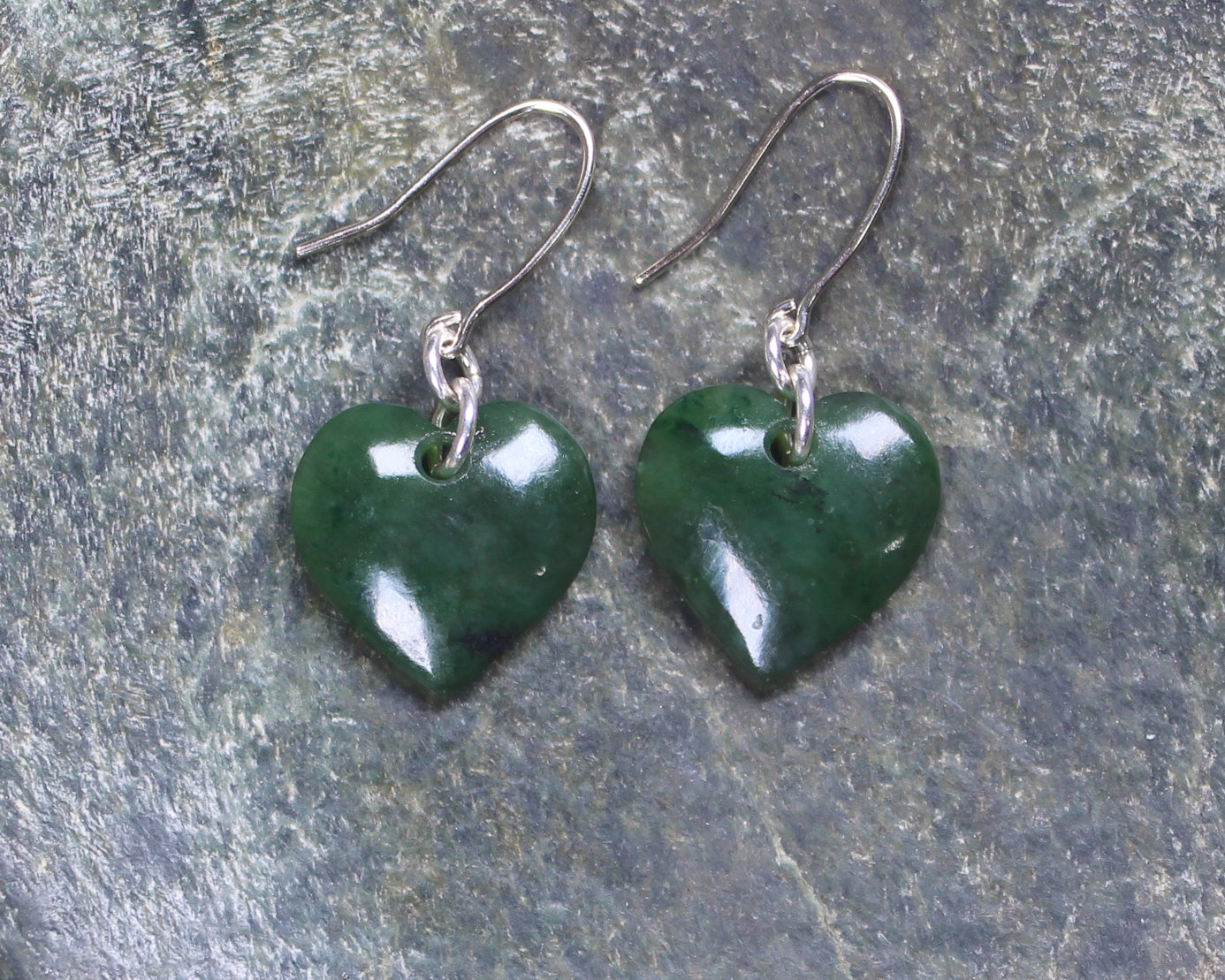 Heart Earrings carved from Kawakawa Pounamu - NZ Greenstone