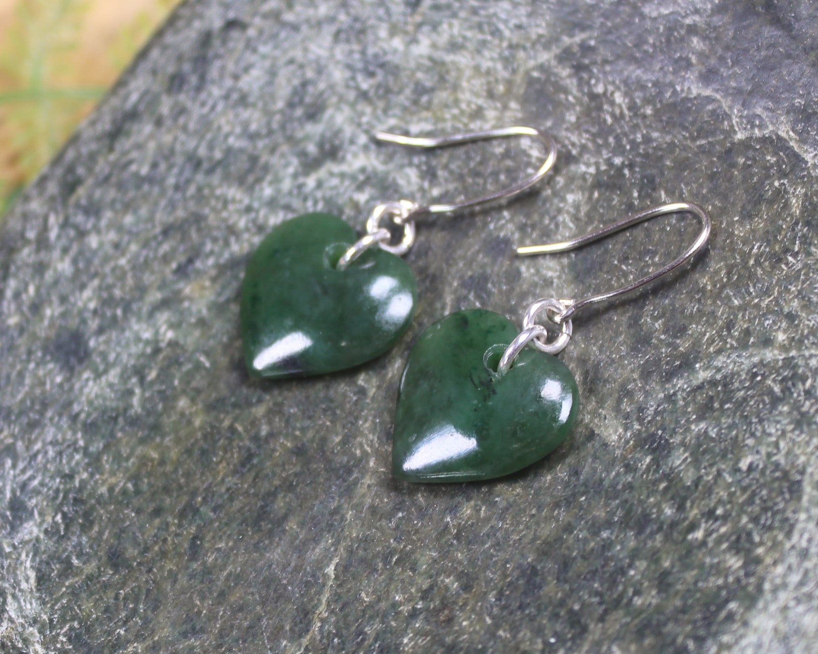 Heart Earrings carved from Kawakawa Pounamu - NZ Greenstone