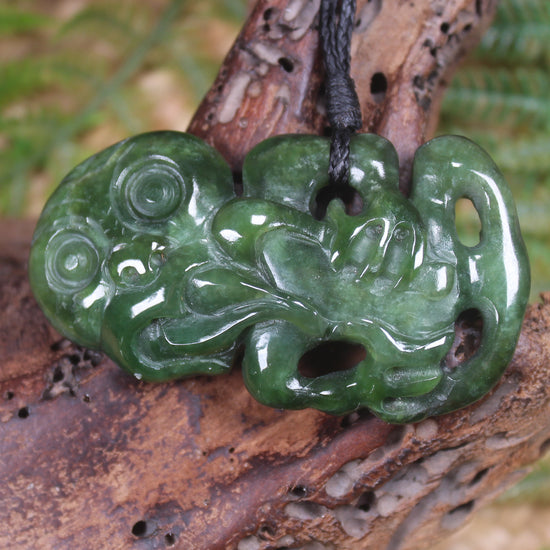 Kawakawa Pounamu Hei Tiki - NZ Greenstone