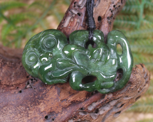 Kawakawa Pounamu Hei Tiki - NZ Greenstone