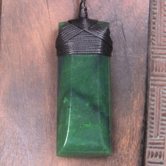 Kawakawa Pounamu Toki