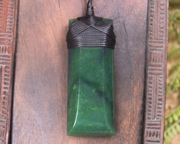 Kawakawa Pounamu Toki