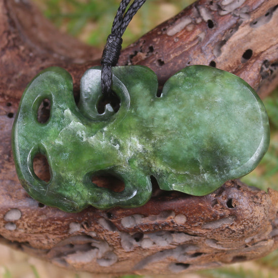Kawakawa Pounamu Hei Tiki - NZ Greenstone
