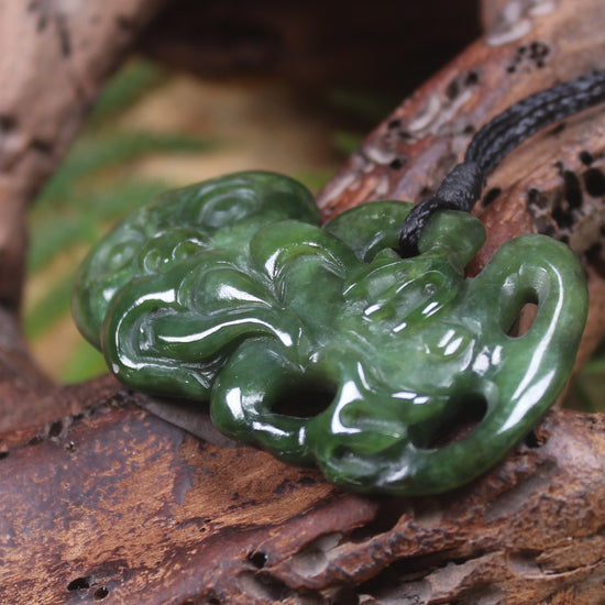 Kawakawa Pounamu Hei Tiki - NZ Greenstone