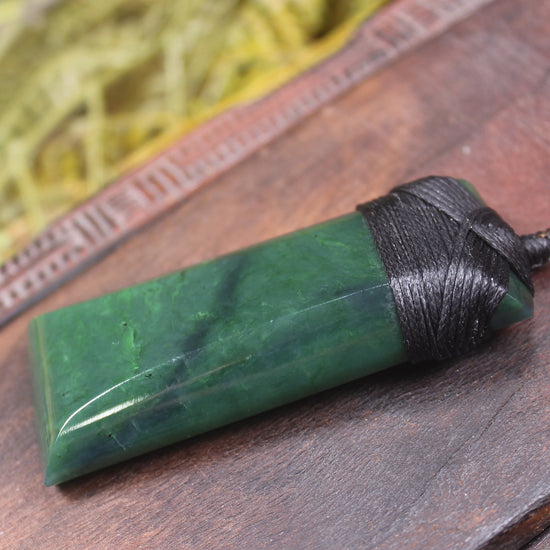 Kawakawa Pounamu Toki
