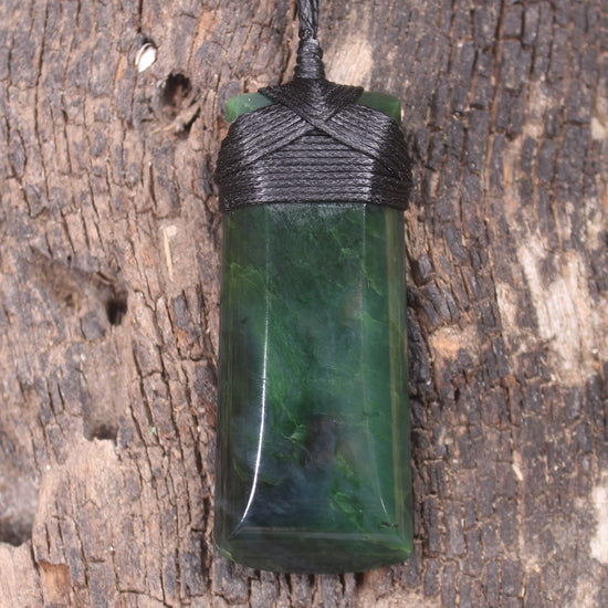 Kawakawa Pounamu Toki