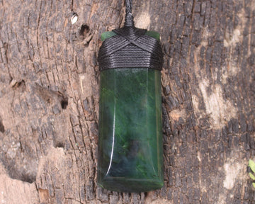 Kawakawa Pounamu Toki