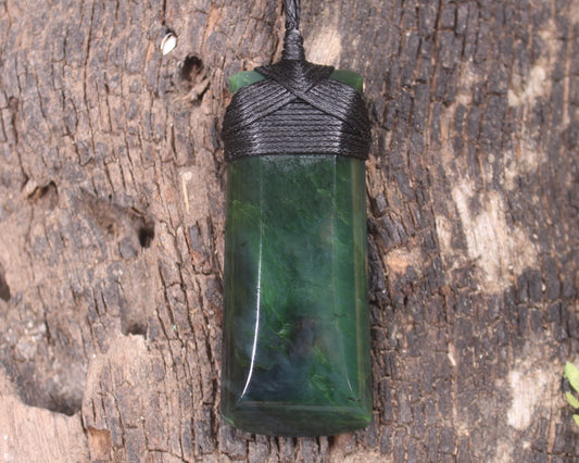 Kawakawa Pounamu Toki