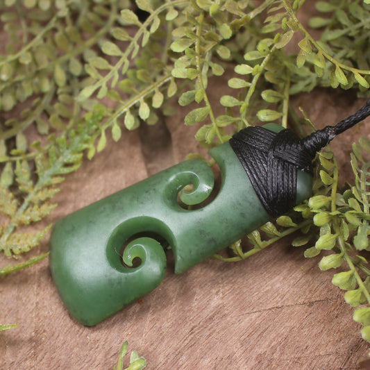 Hapopo Pounamu Toki with Koru - NZ Greenstone