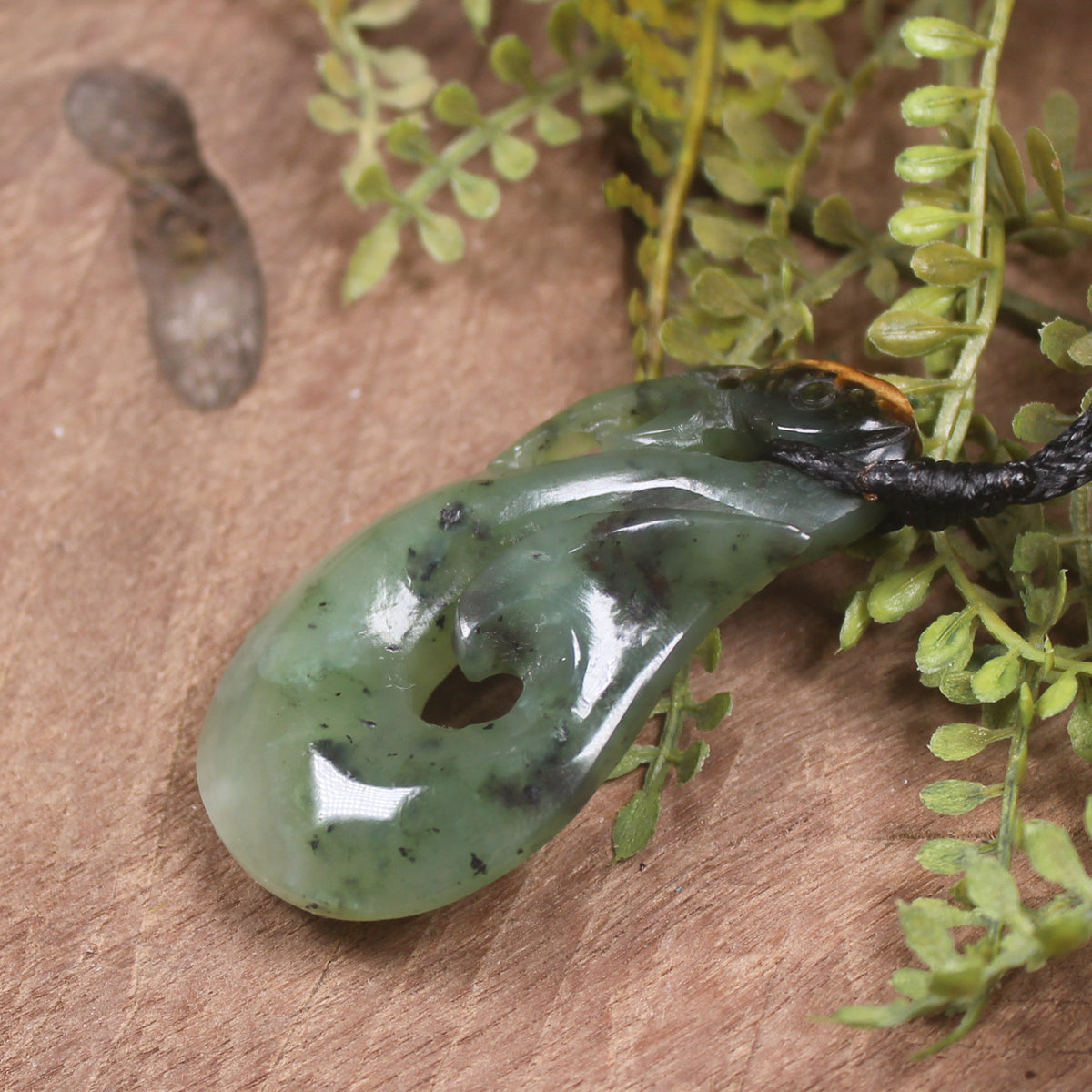 Hapopo pounamu manaia pendant - NZ Greenstone