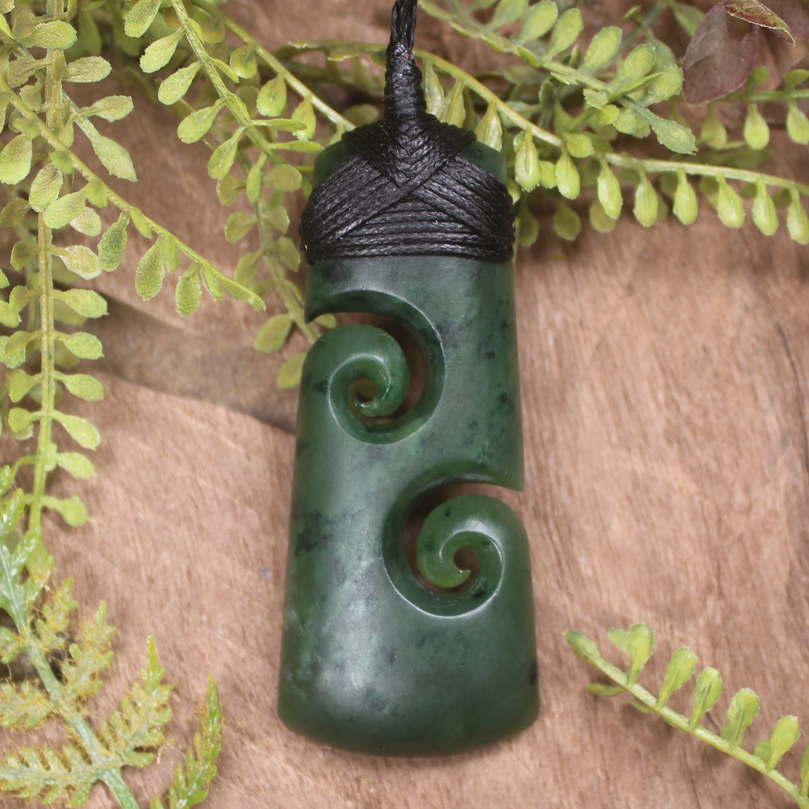 Kawakawa Pounamu Toki with Koru