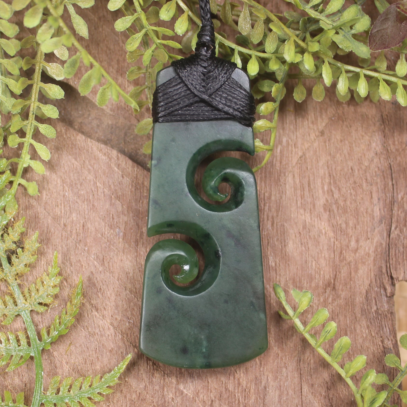 Kawakawa Pounamu Toki with Koru