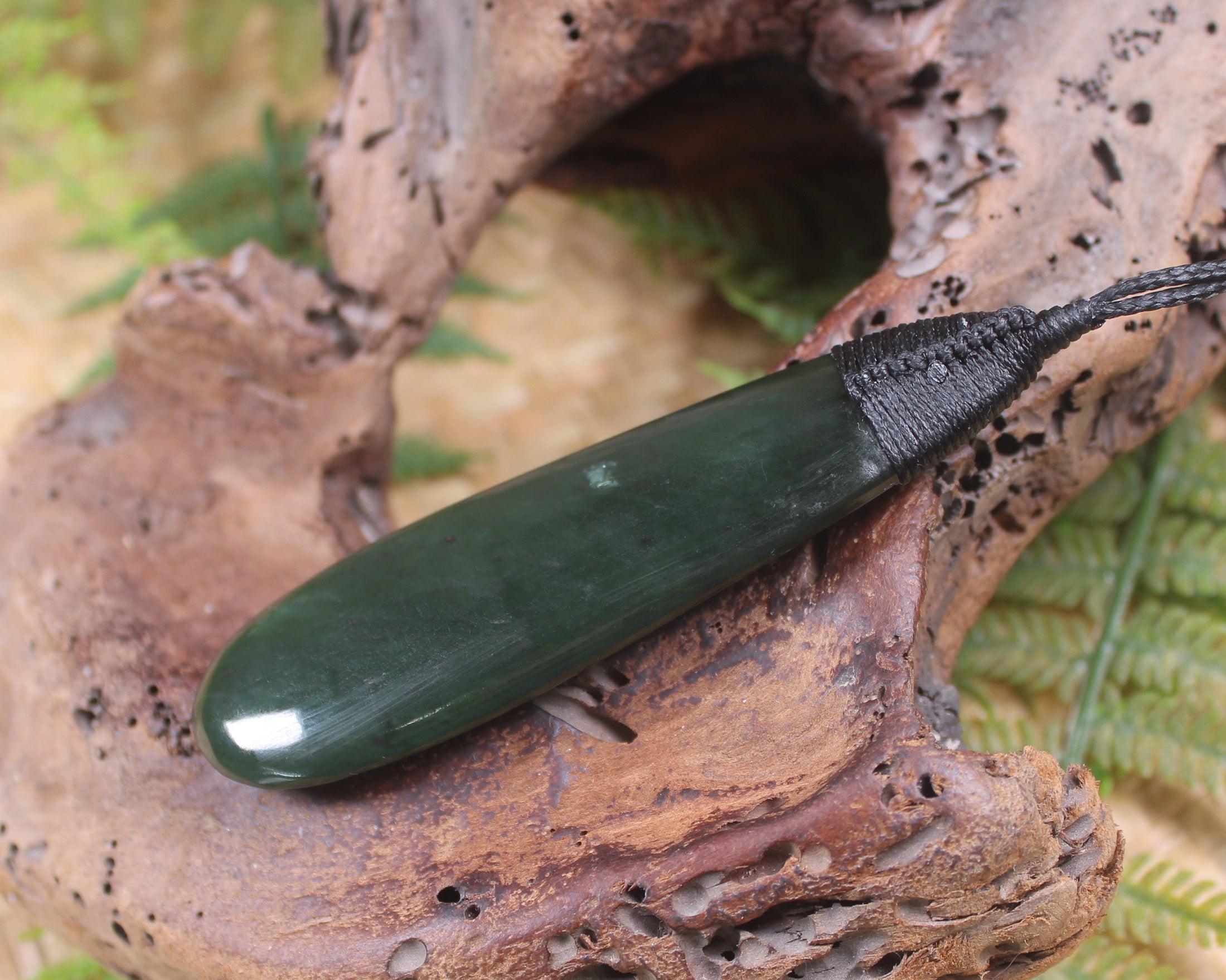 Kawakawa Pounamu Roimata Pendant - NZ Greenstone