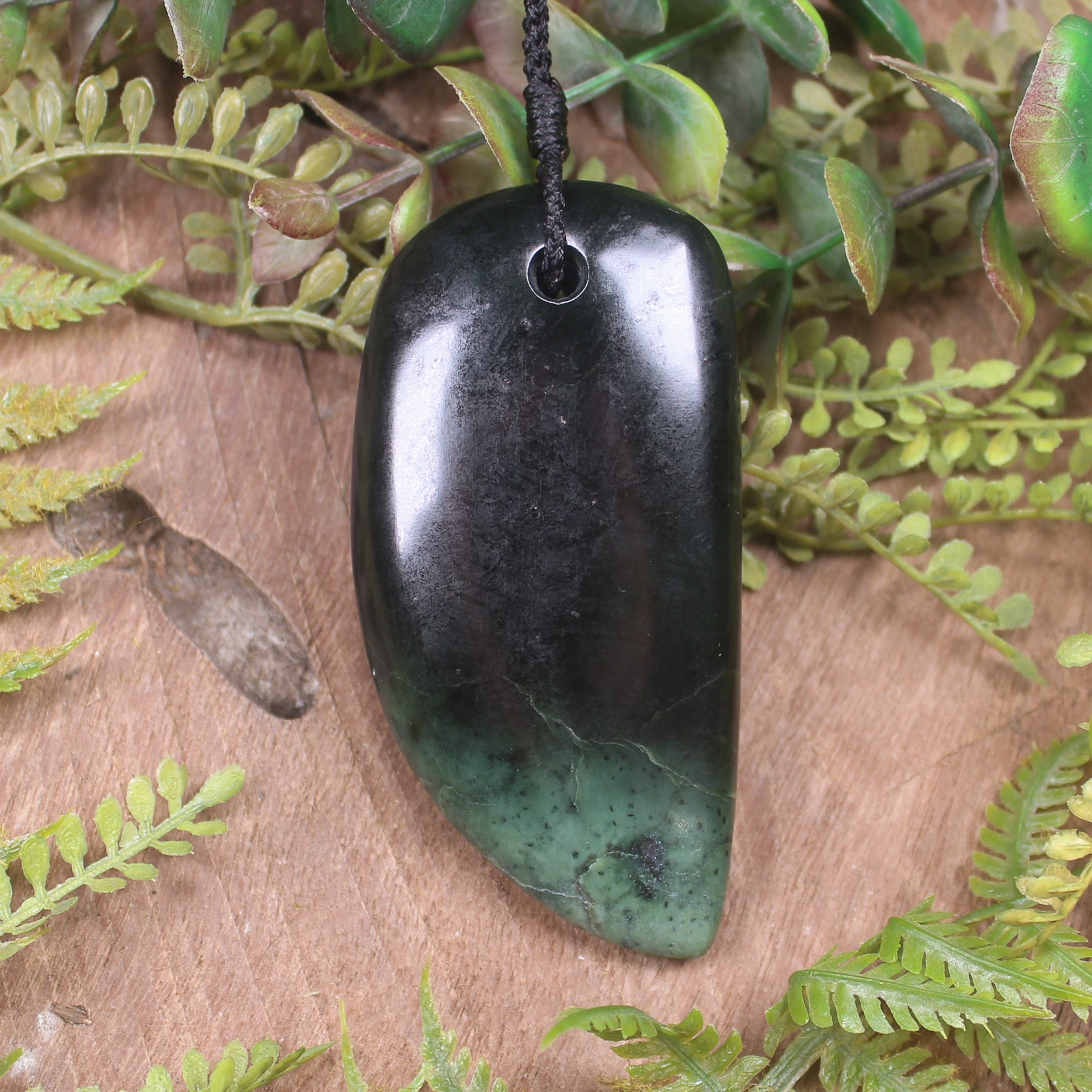 Tooth pendant carved from Kawakawa Pounamu - NZ Greenstone