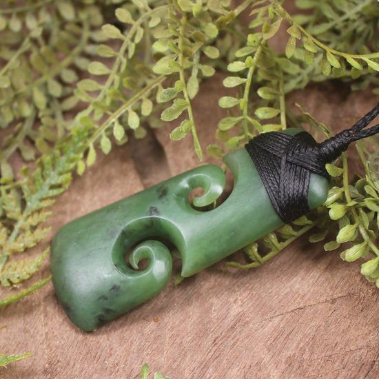 Hapopo Pounamu Toki with Koru - NZ Greenstone