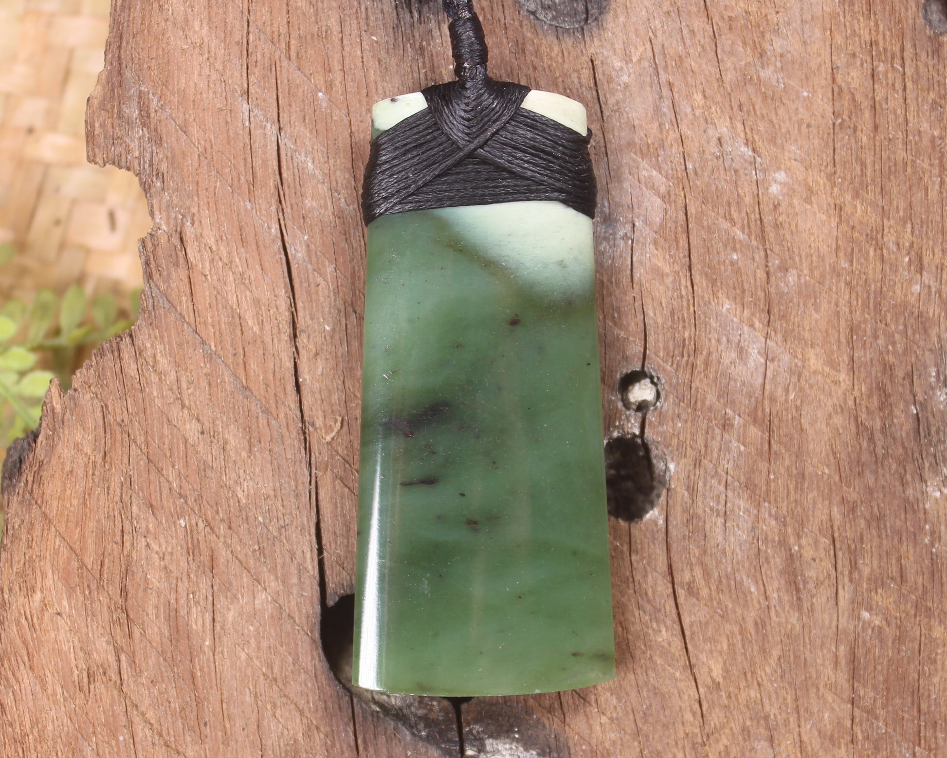 Hapopo Pounamu Toki - NZ Greenstone