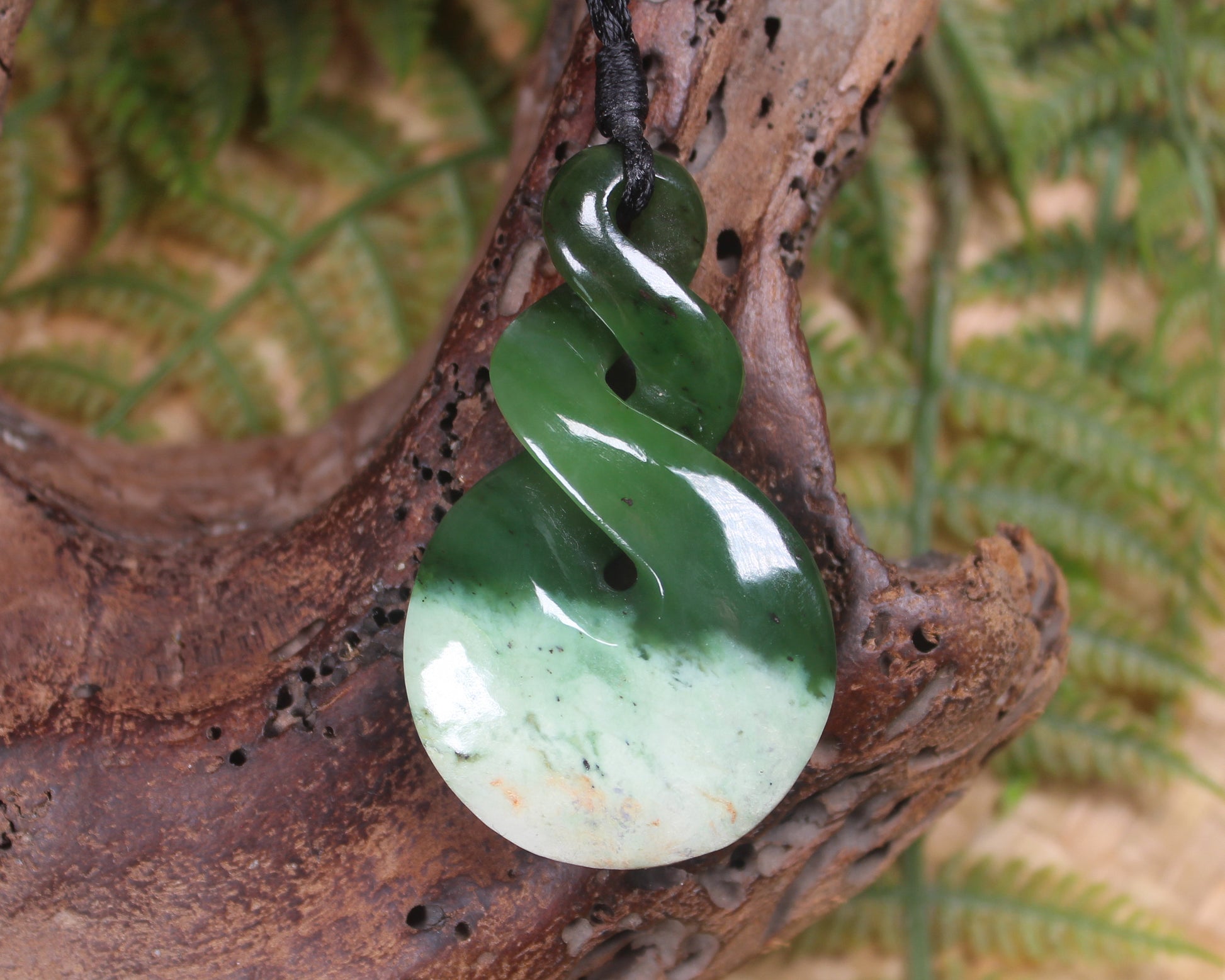 Twist carved from Rimu Pounamu - NZ Greenstone