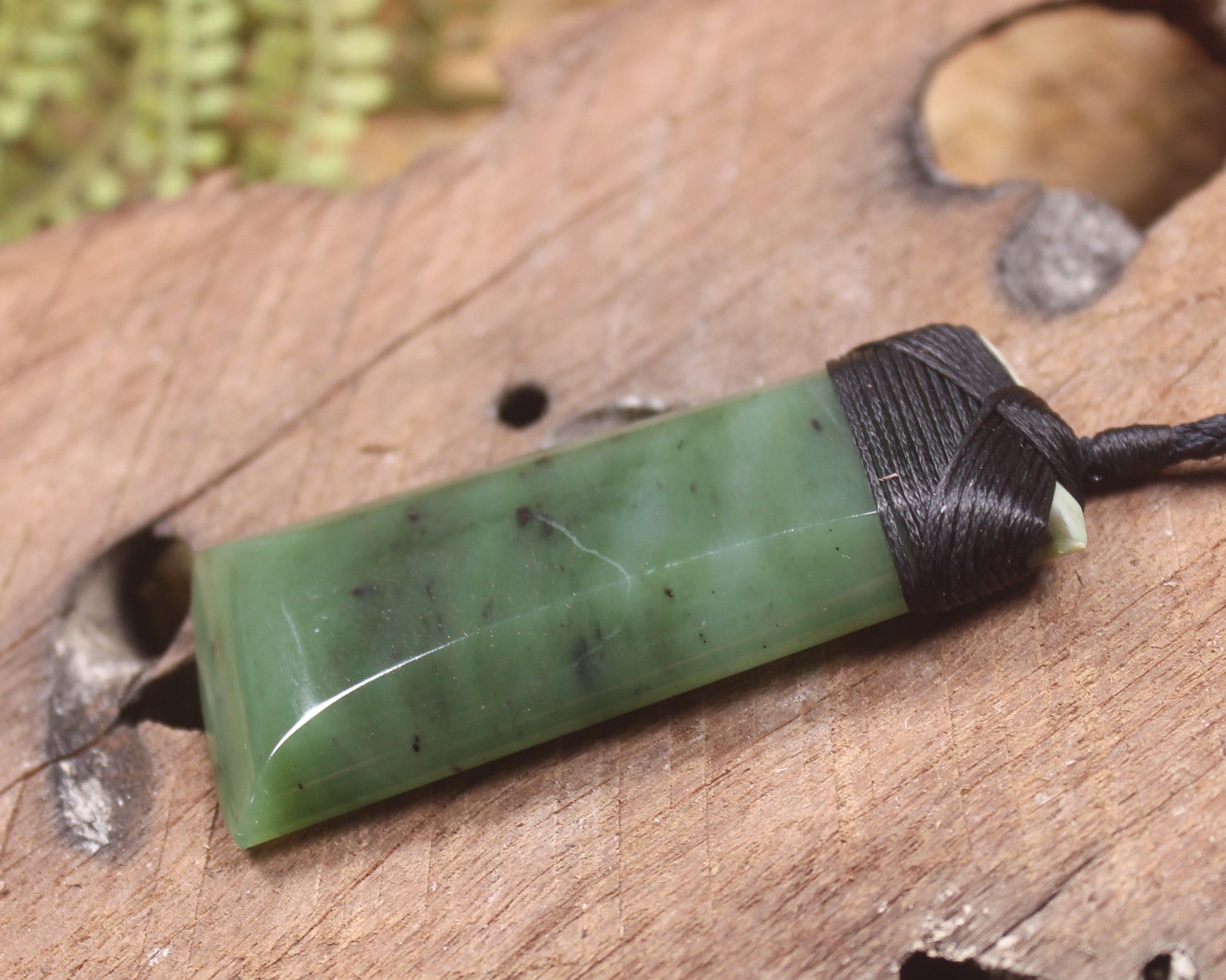Hapopo Pounamu Toki - NZ Greenstone