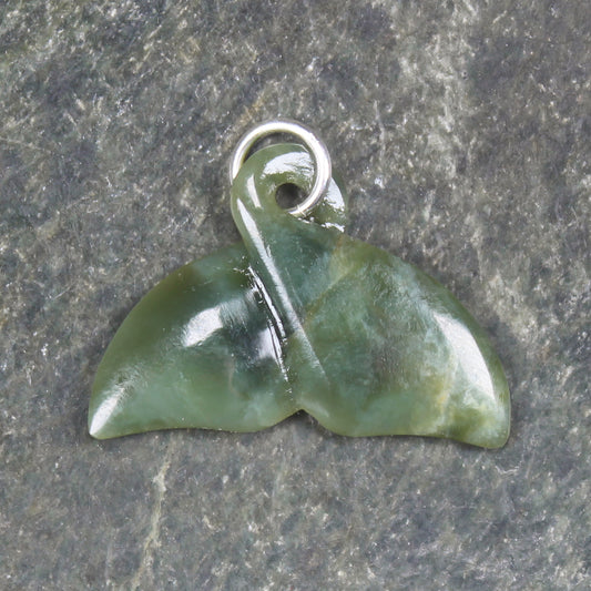 Inanga Pounamu pendant set in Sterling Silver - NZ Greenstone