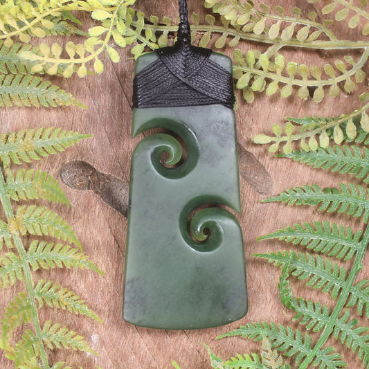 Hapopo Pounamu Toki with Koru