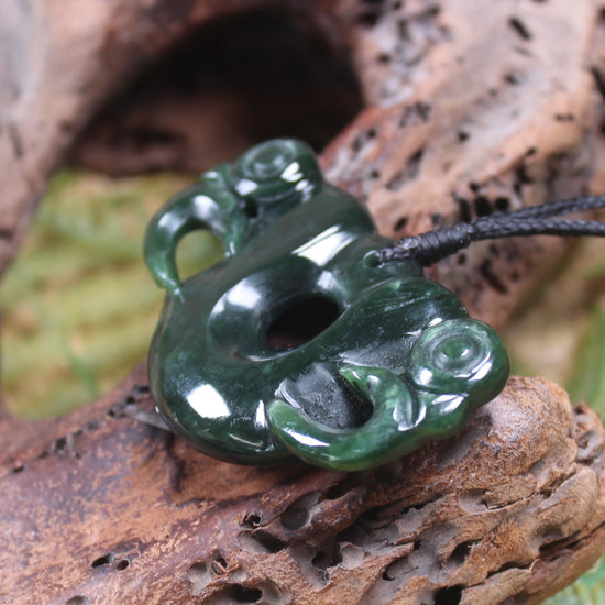 Pekapeka Pendant carved from Kawakawa Pounamu - NZ Greenstone