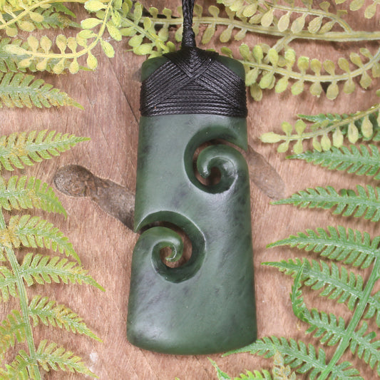 Hapopo Pounamu Toki with Koru