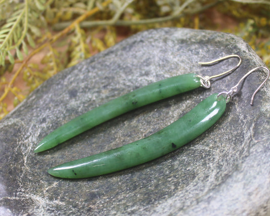 Huia Beak earrings carved from Hapopo Pounamu - NZ Greenstone