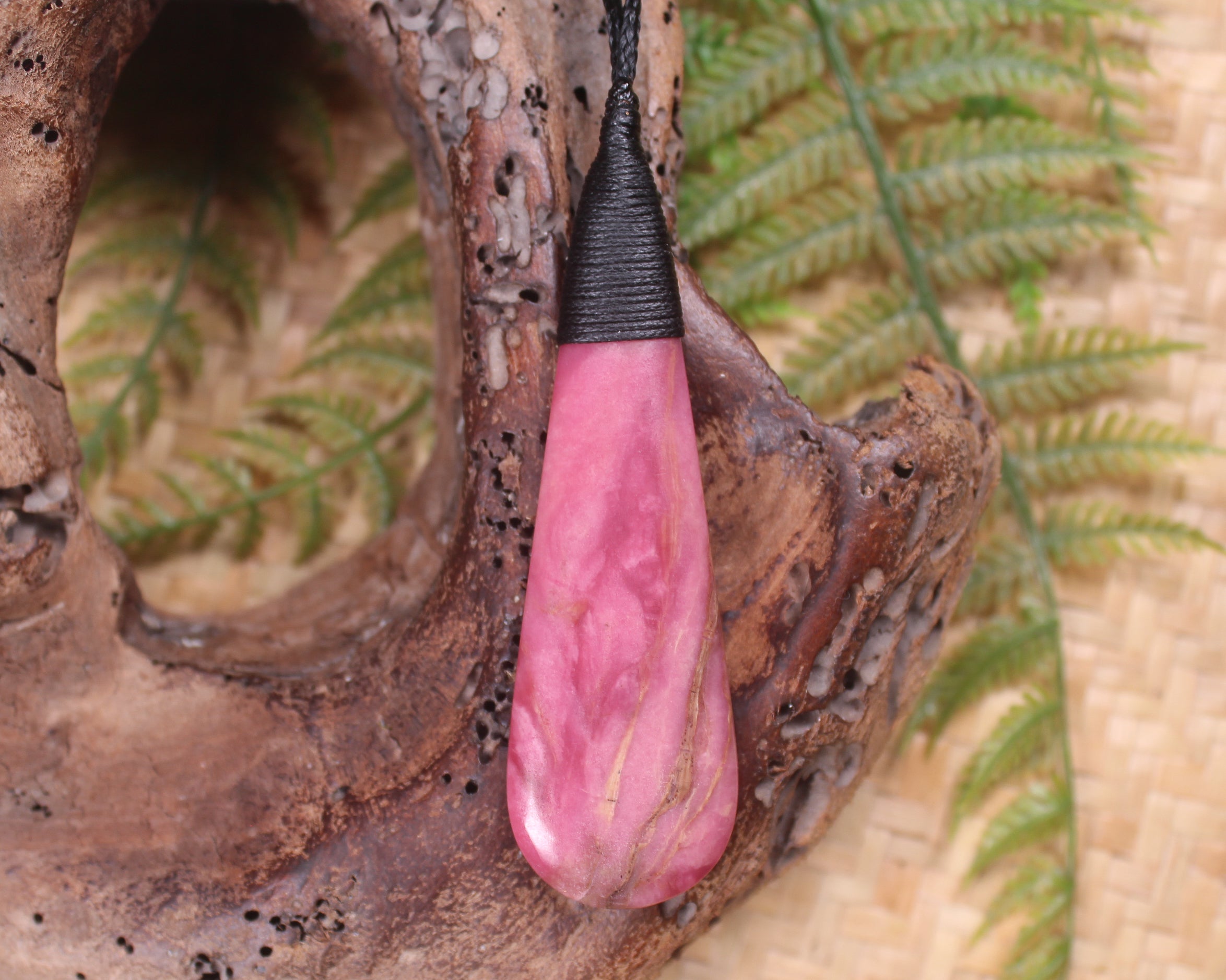 Rhodonite Roimata
