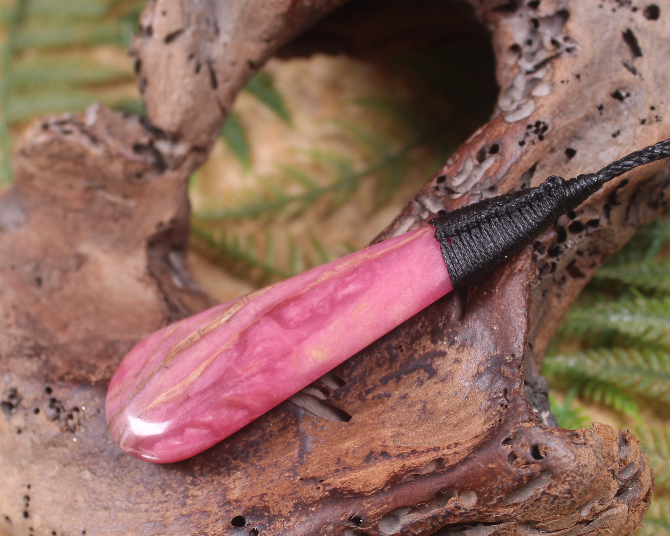 Rhodonite Roimata