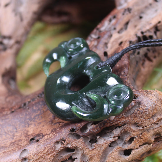 Pekapeka Pendant carved from Kawakawa Pounamu - NZ Greenstone