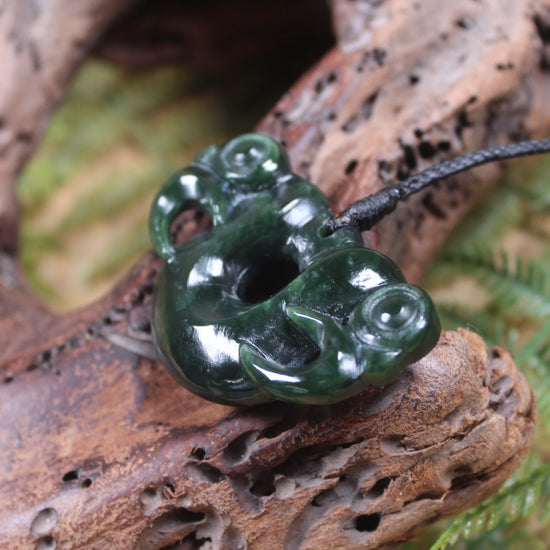 Pekapeka Pendant carved from Kawakawa Pounamu - NZ Greenstone