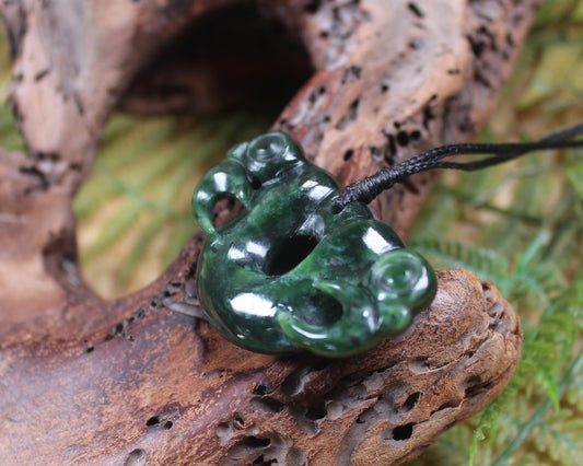 Pekapeka Pendant carved from Kawakawa Pounamu - NZ Greenstone