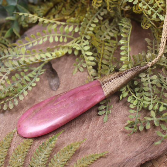 Rhodonite Roimata pendant