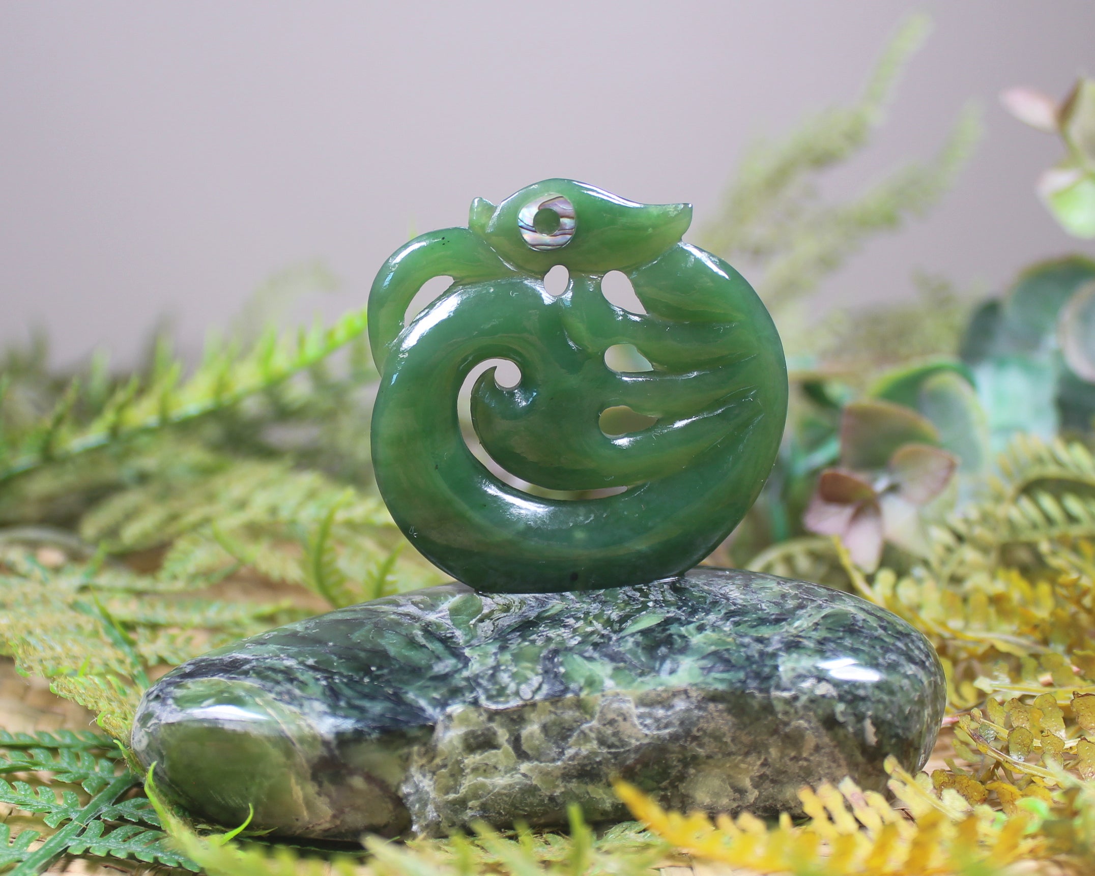 Koropepe sculpture - NZ Greenstone