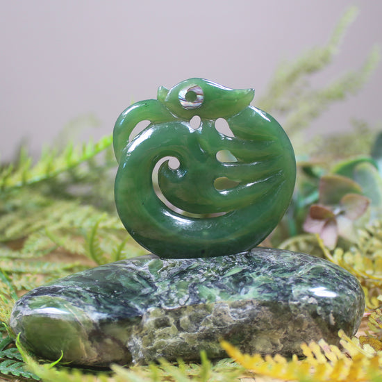 Koropepe sculpture - NZ Greenstone