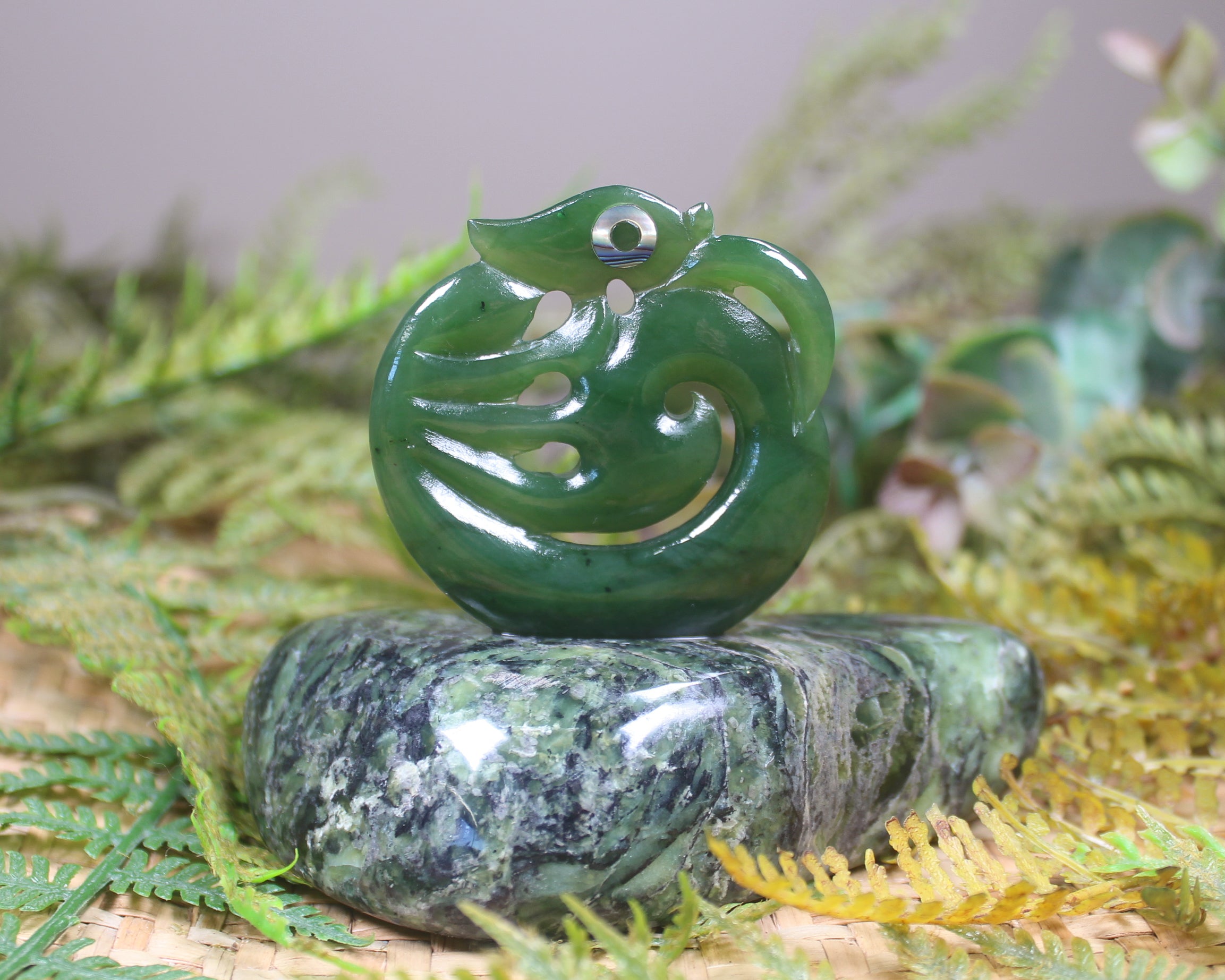 Koropepe sculpture - NZ Greenstone