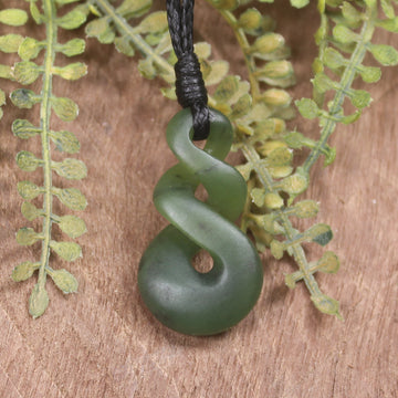 Twist or Pikorua carved from Hapopo Pounamu - NZ Greenstone