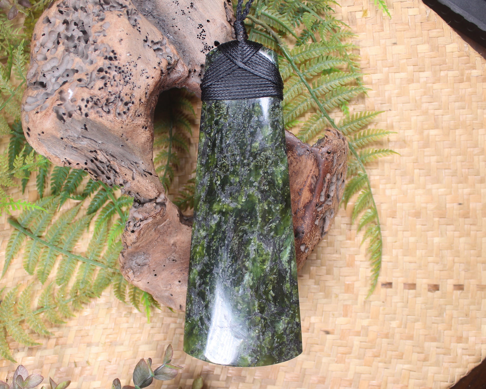 Toki or Adze carved from Douglas Creek - NZ Greenstone