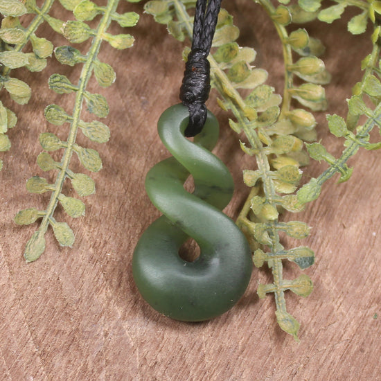 Twist or Pikorua carved from Hapopo Pounamu - NZ Greenstone