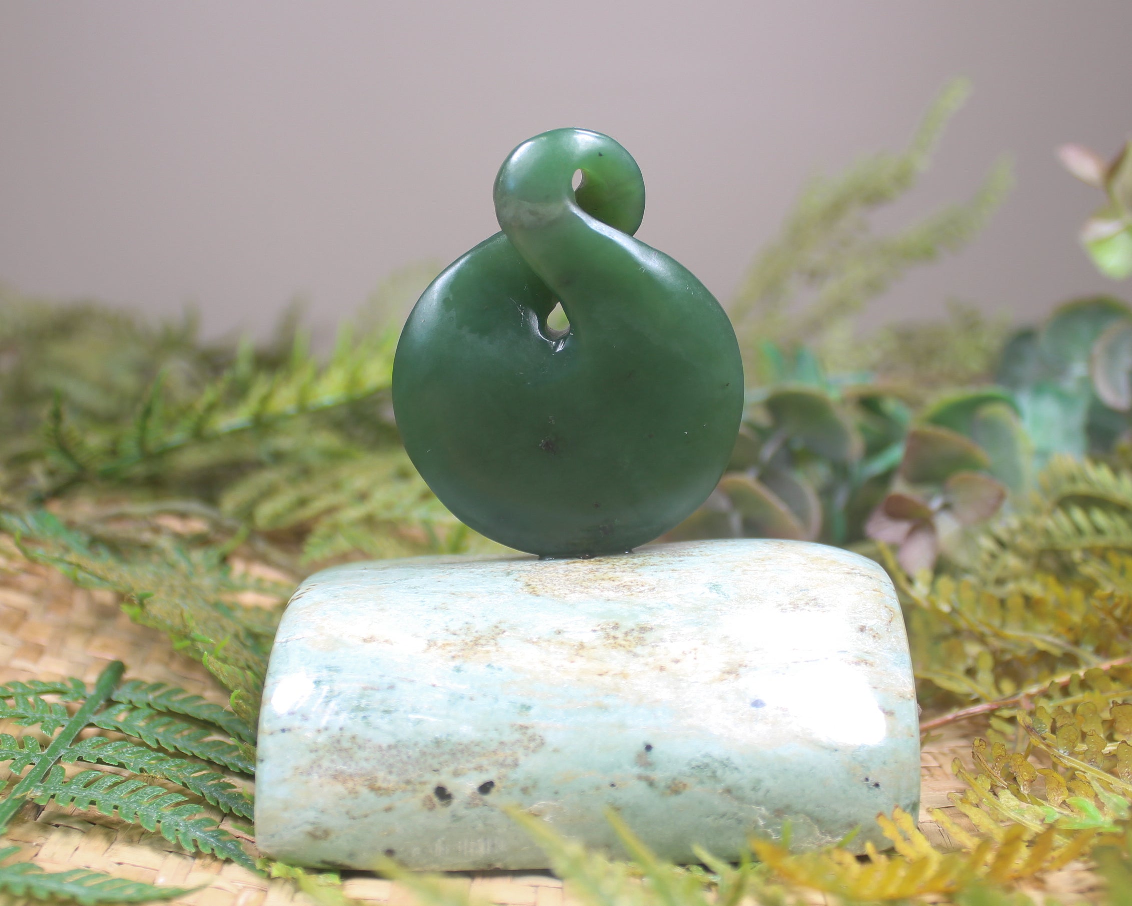 Twist Sculpture carved from Hapopo Pounamu - NZ Greenstone