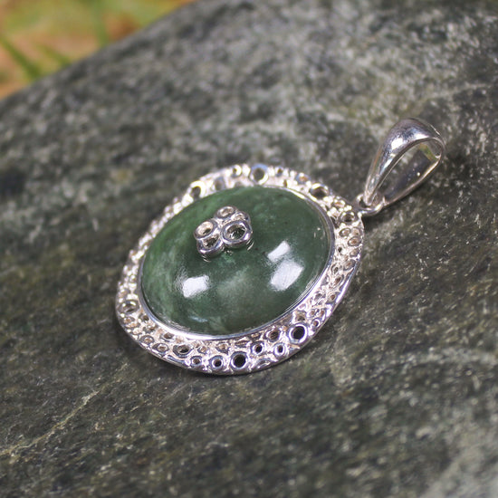 Hapopo Pounamu pendant set in Sterling Silver - NZ Greenstone