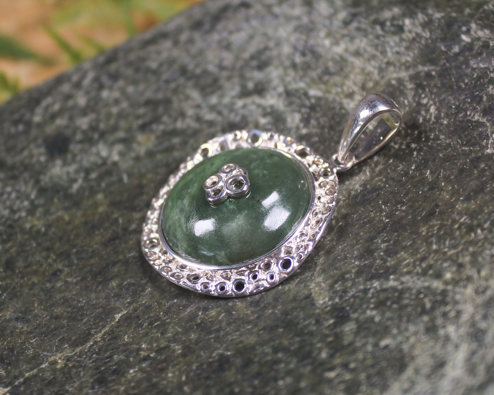 Hapopo Pounamu pendant set in Sterling Silver - NZ Greenstone